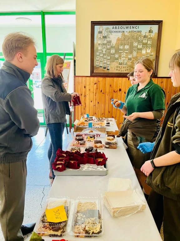 Kiermasz ciast w technikum. Dla Ukrainy