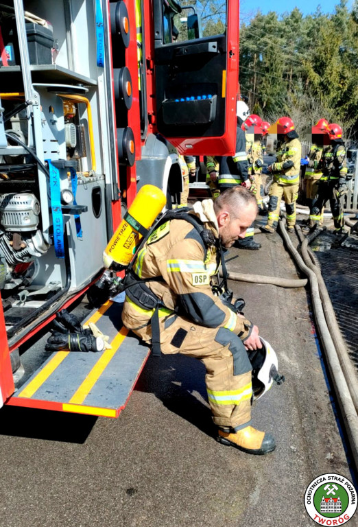 Dom jednorodzinny doszczętnie spłonął