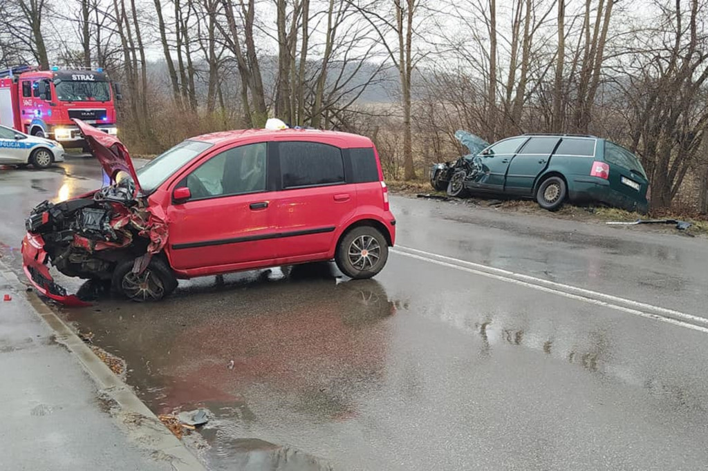 Wypadek w Świerklańcu, zderzenie dwóch samochodów