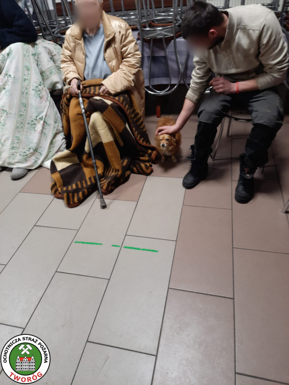 Pożar w Tworogu. Ewakuacja 9 osób