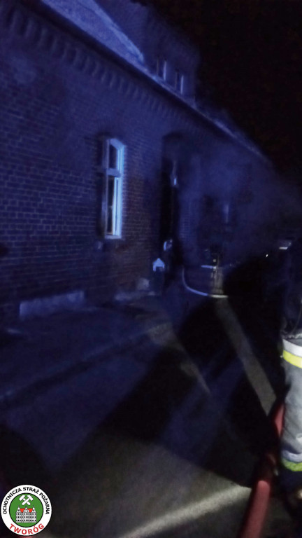 Pożar w Tworogu. Ewakuacja 9 osób