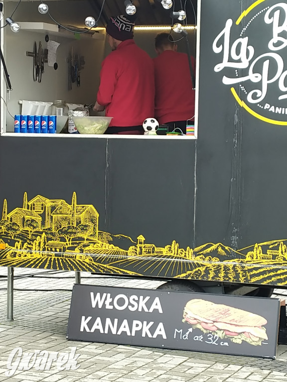 Food trucki pod kopcem