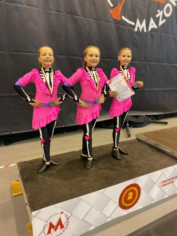 Sukces piekarskiego klubu mażoretek Azaria