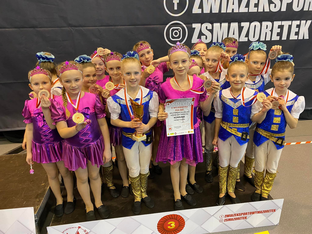 Sukces piekarskiego klubu mażoretek Azaria