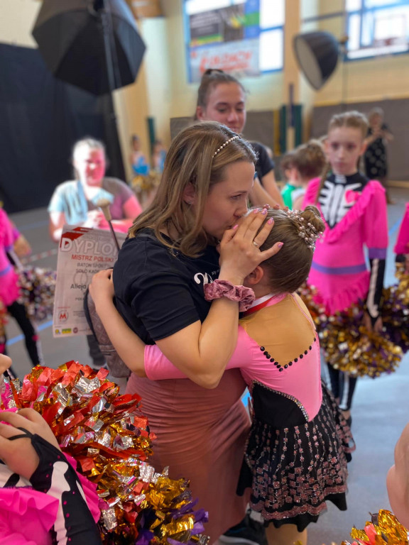 Sukces piekarskiego klubu mażoretek Azaria