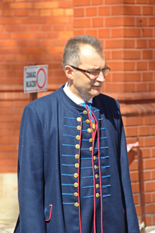 Radzionków. Święcenie pokarmów w śląskich strojach