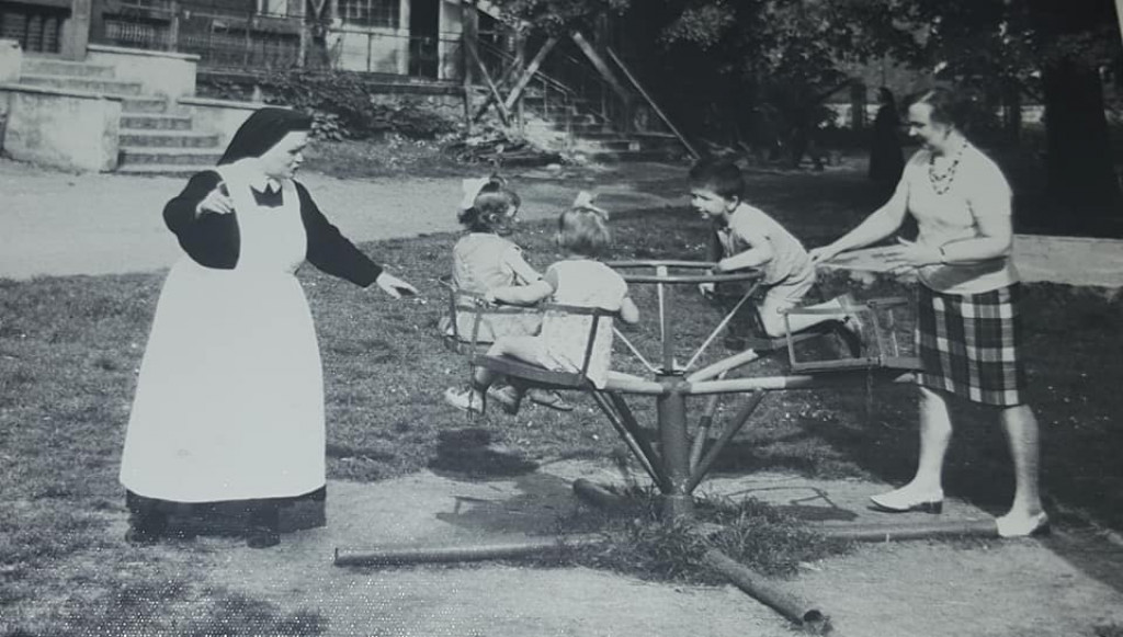 Zdjęcia z przedszkola w klasztorze sprzed lat