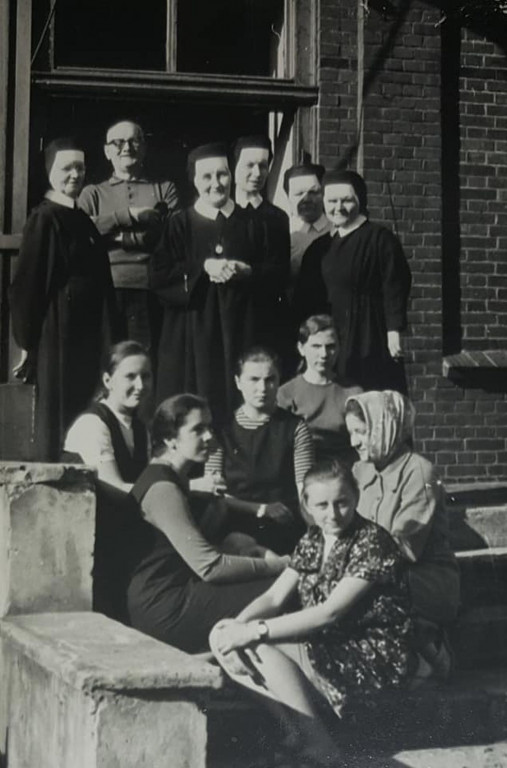 Zdjęcia z przedszkola w klasztorze sprzed lat