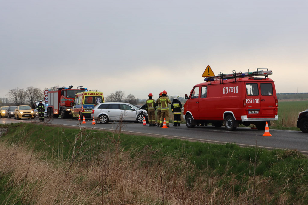Szałsza. BMW uderzyło w audi