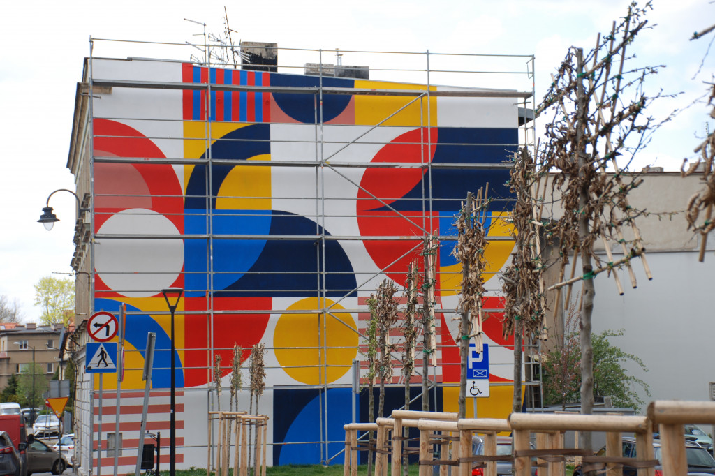 Tarnowskie Góry. Użyto farb, które pochłaniają smog