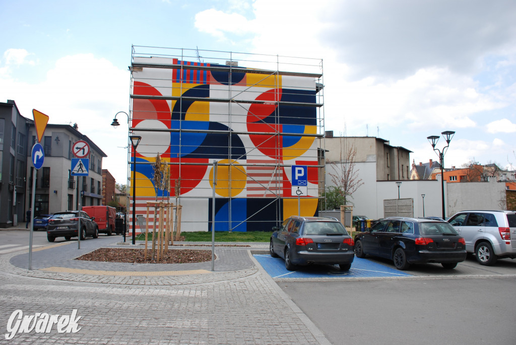 Tarnowskie Góry. Użyto farb, które pochłaniają smog