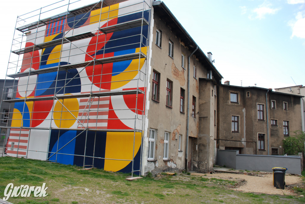Tarnowskie Góry. Użyto farb, które pochłaniają smog