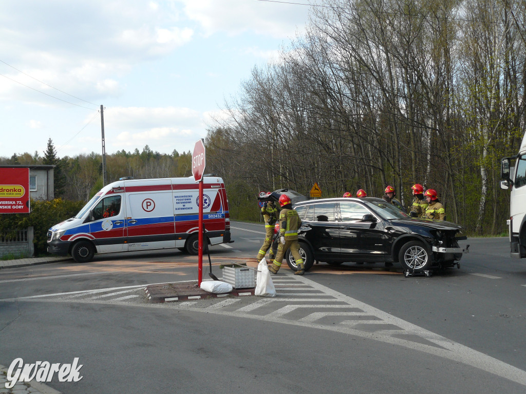 Zderznie bmw z oplem na skrzyżowaniu z obwodnicą