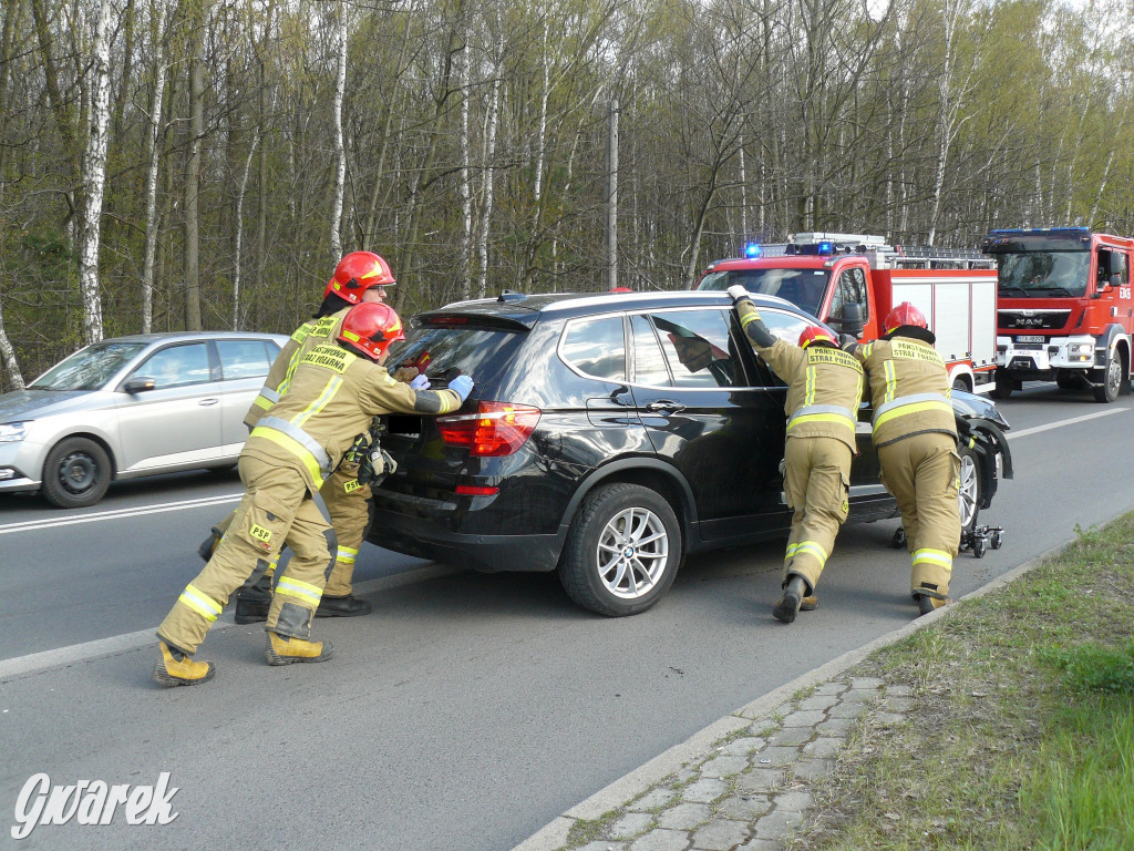 Zderznie bmw z oplem na skrzyżowaniu z obwodnicą
