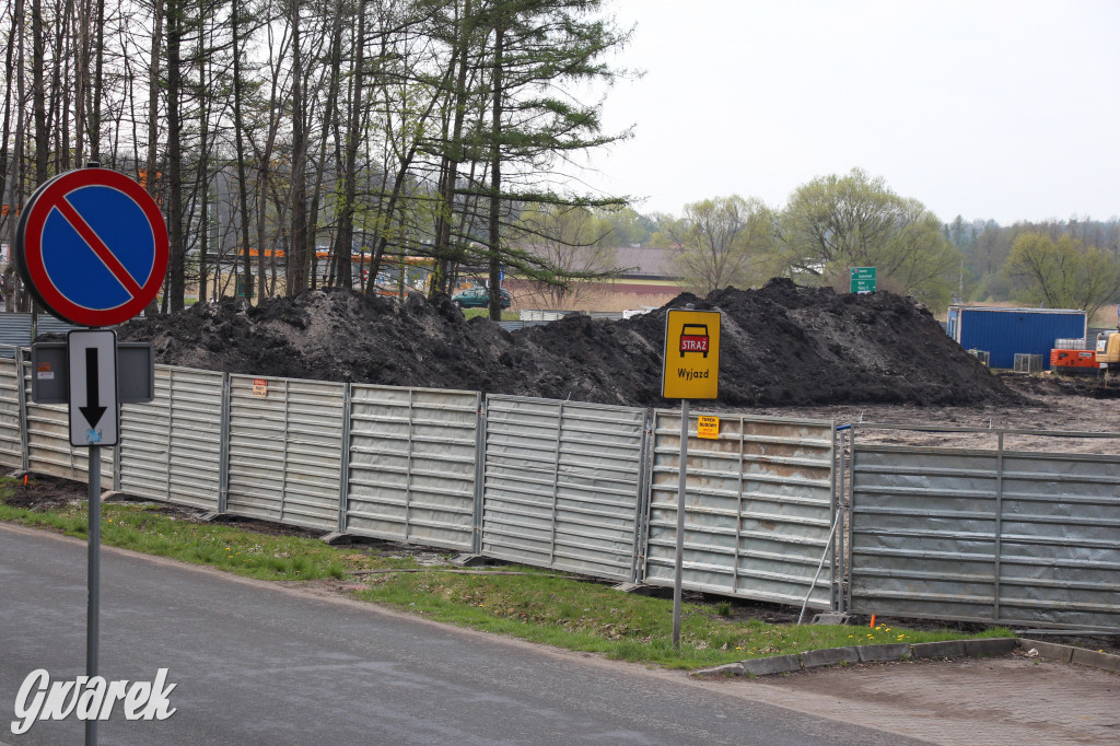 Jeden market remontują, drugi budują