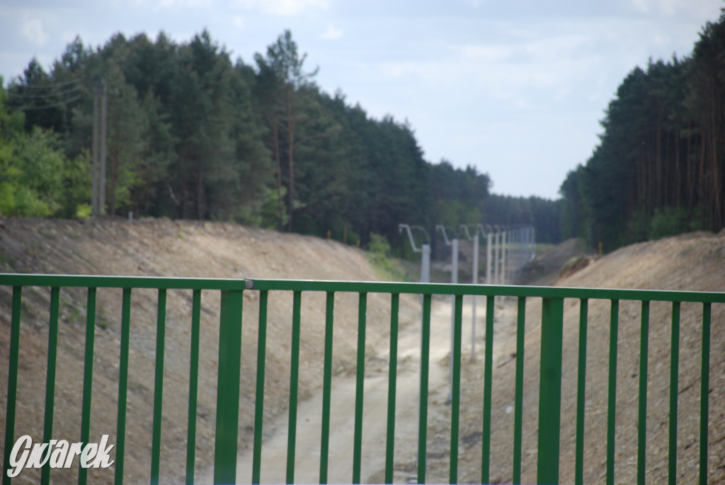 Postępuje budowa kolei do lotniska