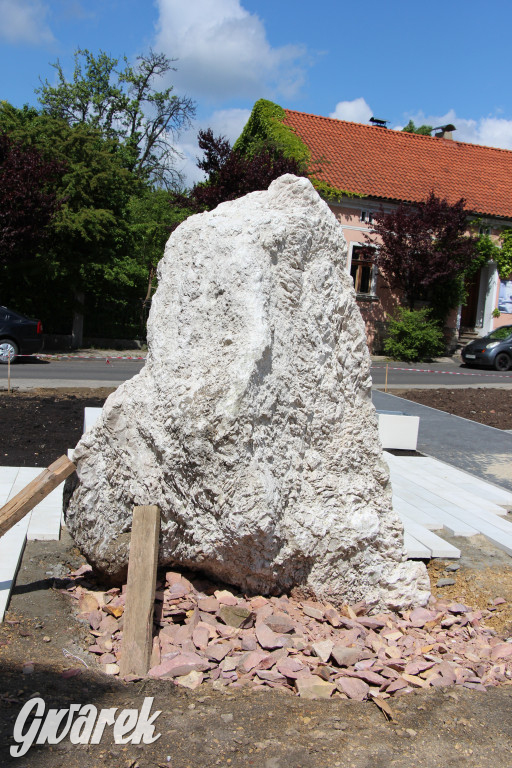 Tarnowskie Góry. Głaz waży osiem ton