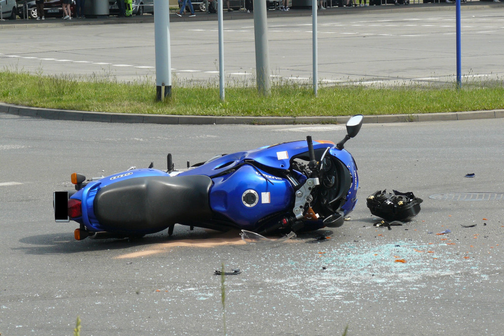 Tarnowskie Góry. Zderzenie osobówki z motocyklem