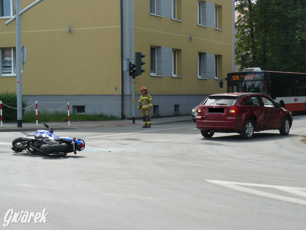 Tarnowskie Góry. Zderzenie osobówki z motocyklem