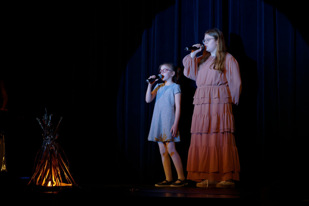 Uczniowie z Radzionkowa wspólnie na scenie