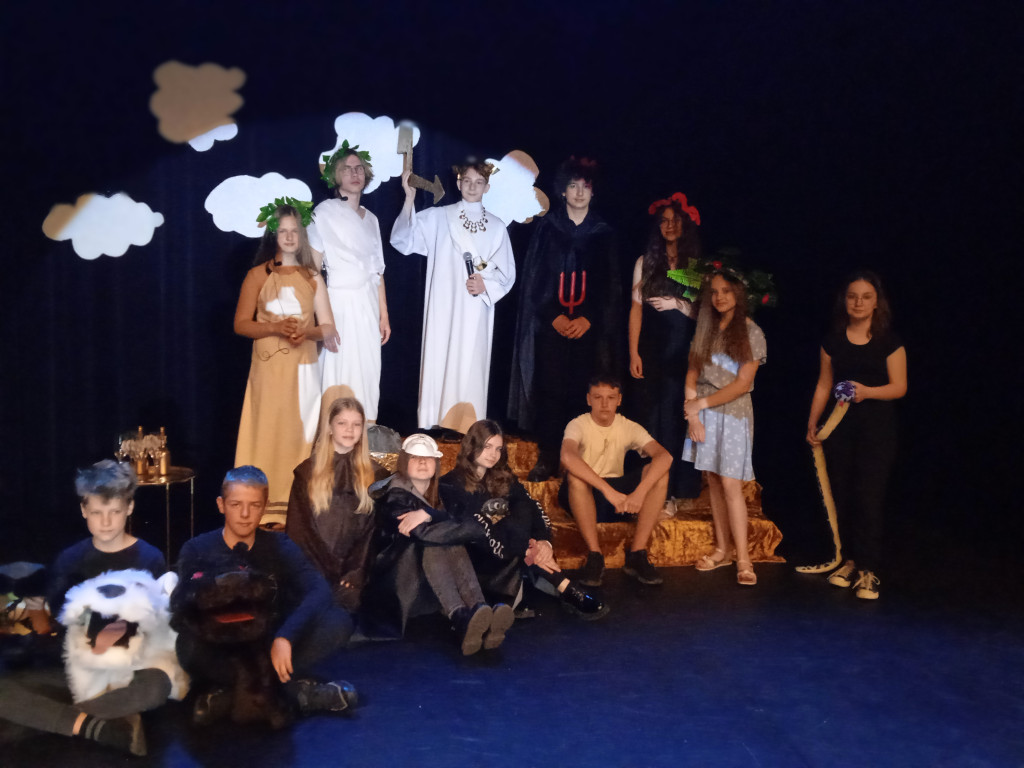 Uczniowie z Radzionkowa wspólnie na scenie