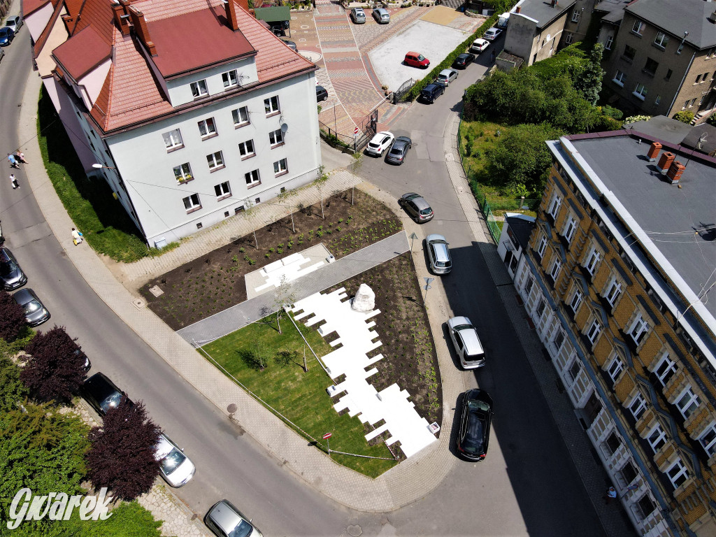 Tarnowskie Góry. Skwer z głazem jest gotowy