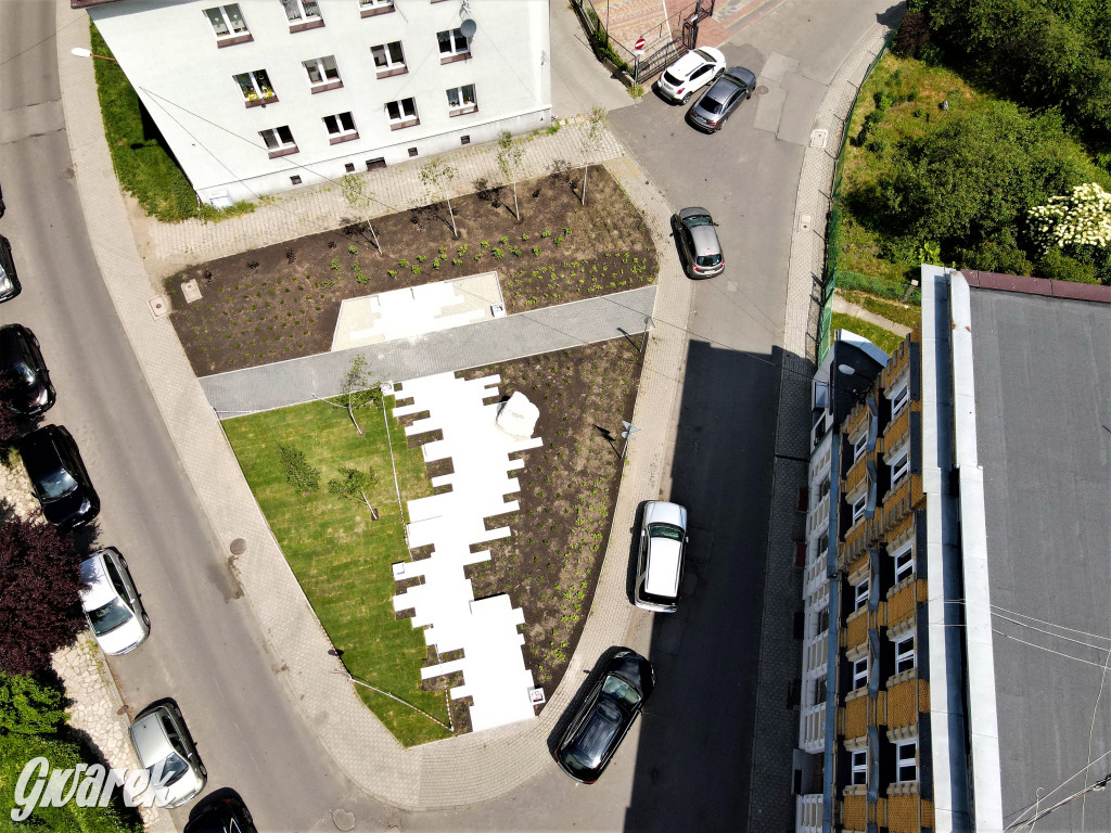 Tarnowskie Góry. Skwer z głazem jest gotowy