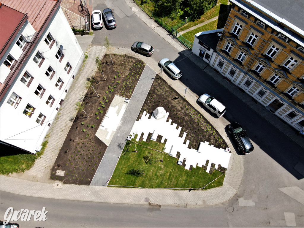 Tarnowskie Góry. Skwer z głazem jest gotowy