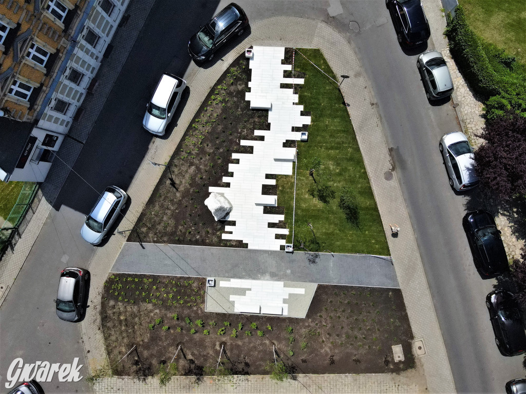 Tarnowskie Góry. Skwer z głazem jest gotowy