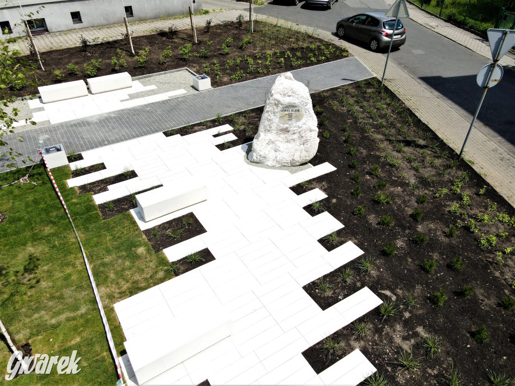 Tarnowskie Góry. Skwer z głazem jest gotowy