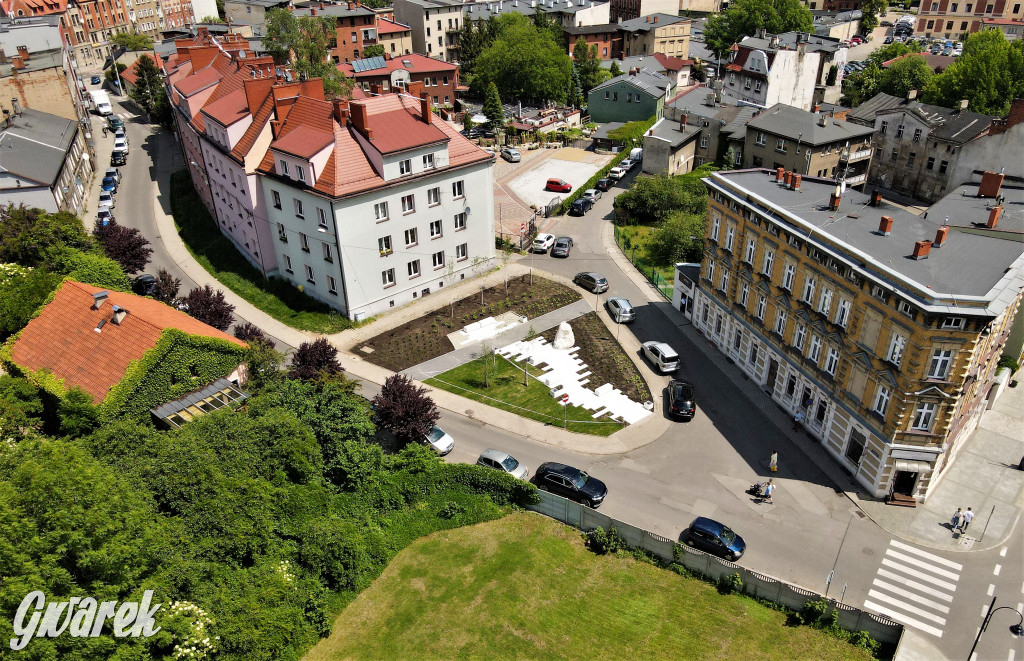 Tarnowskie Góry. Skwer z głazem jest gotowy