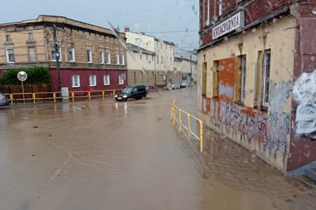 Piekary Śląskie w wodzie po przejściu burzy
