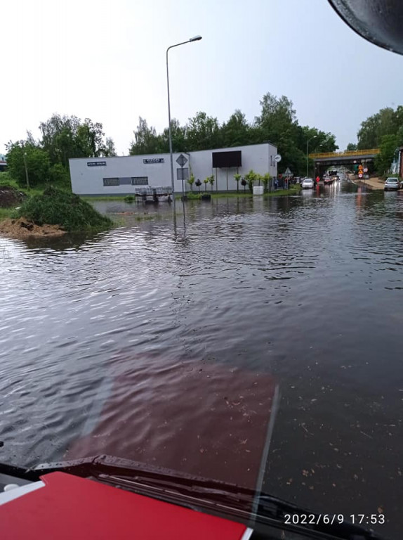 Zalane drogi, zalane domy. Skutki ulewy