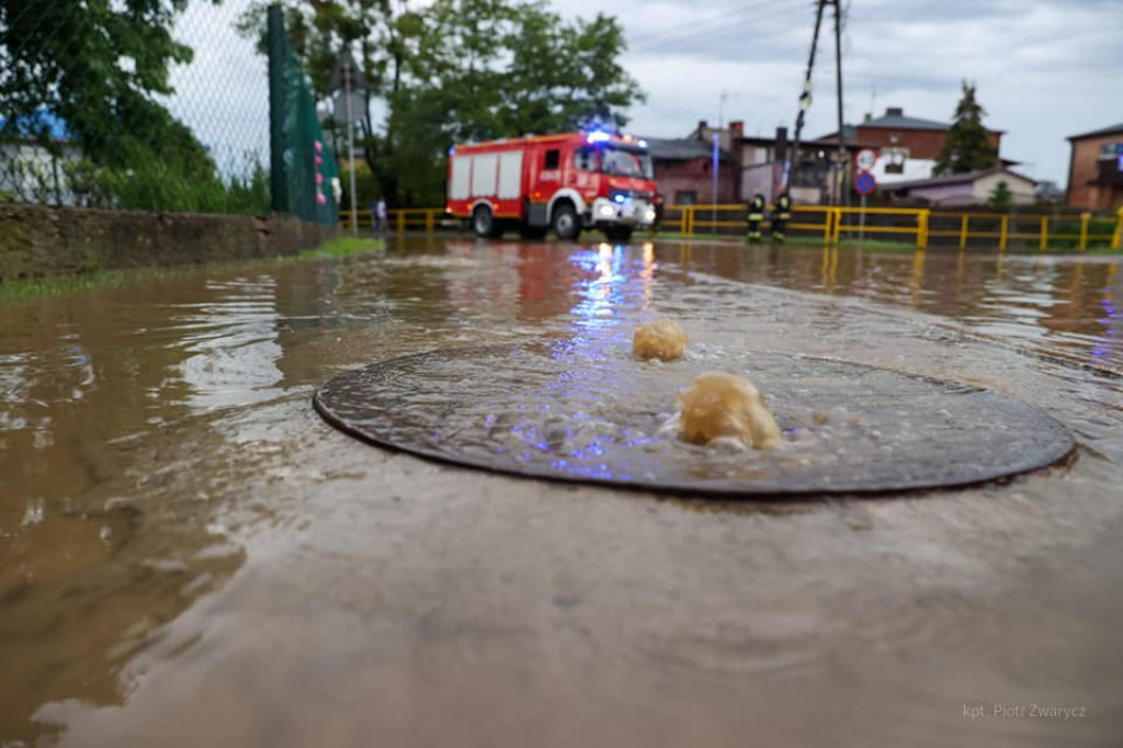 Zalane drogi, zalane domy. Skutki ulewy