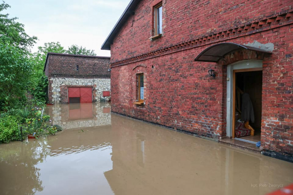 Zalane drogi, zalane domy. Skutki ulewy