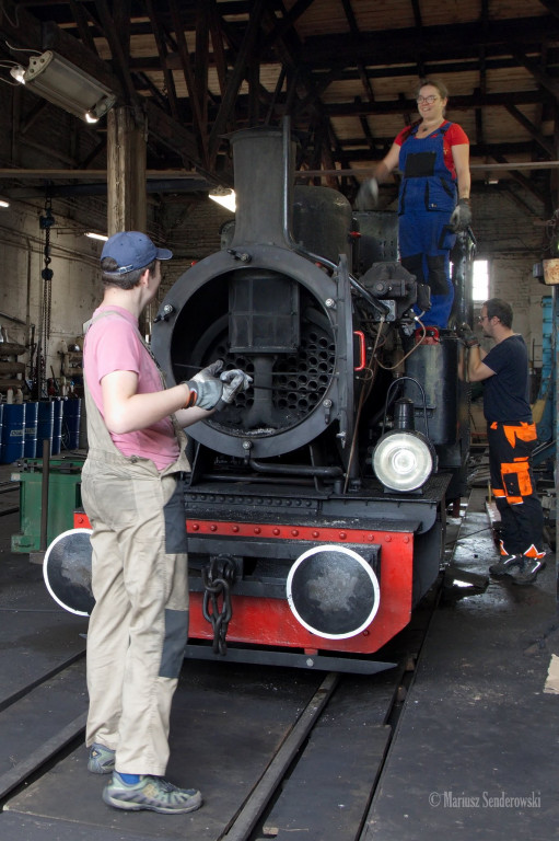 Wąskotorówka. Na torach praca wre