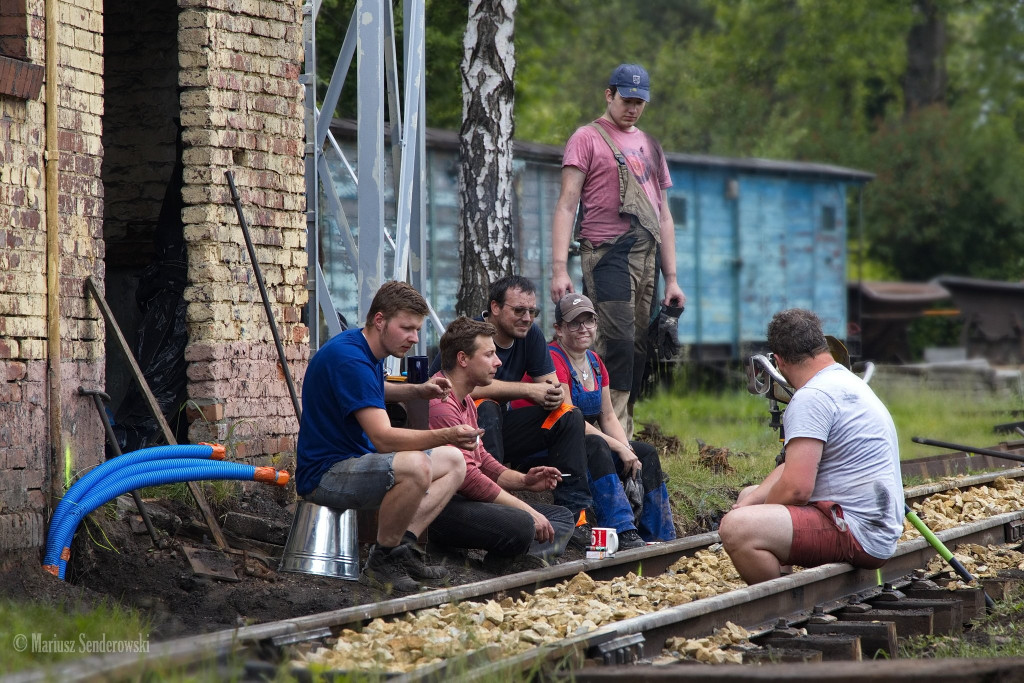 Wąskotorówka. Na torach praca wre