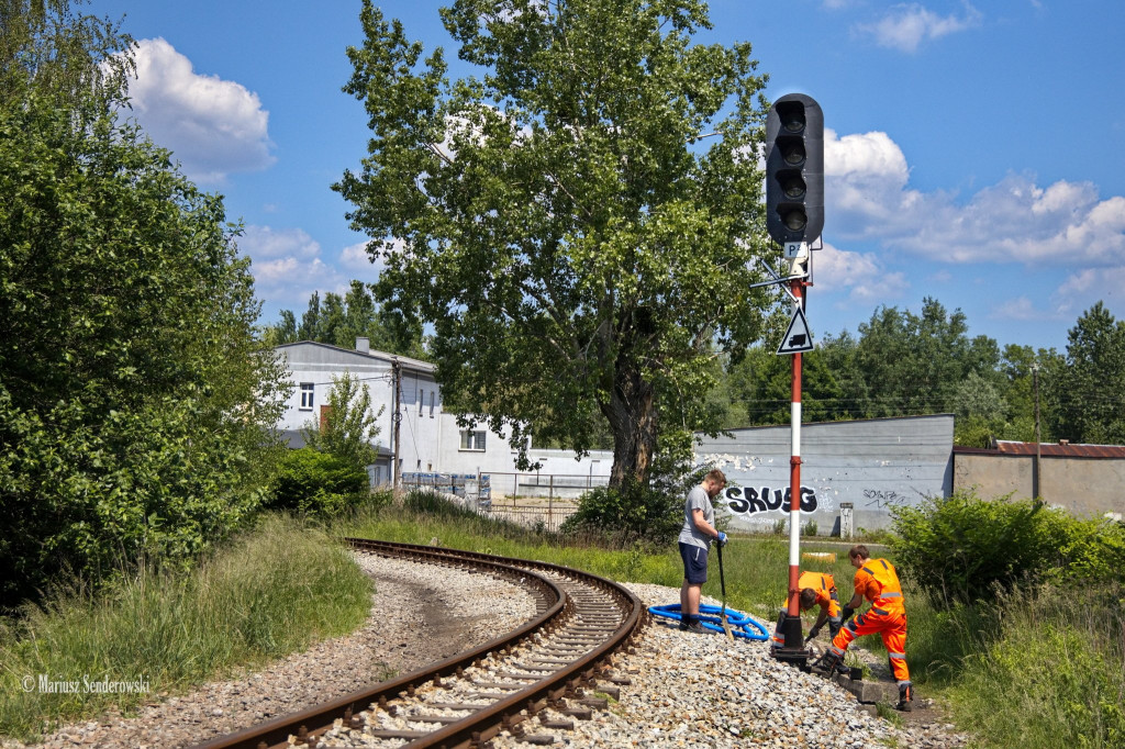 Wąskotorówka. Na torach praca wre