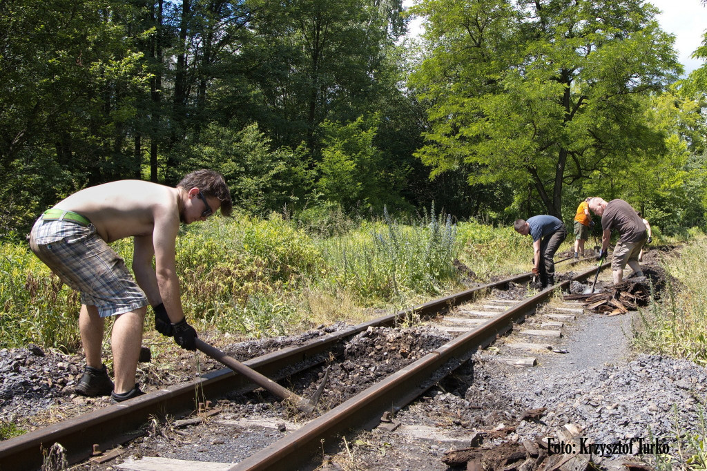 Wąskotorówka. Na torach praca wre