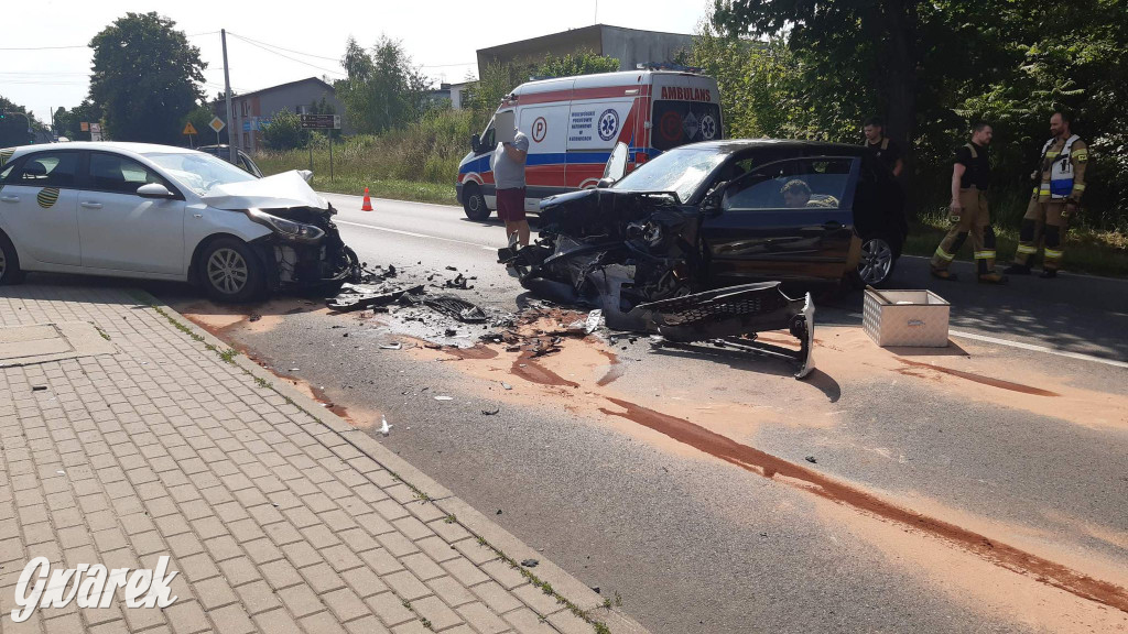 Tarnowskie Góry. Zderzenie dwóch samochodów