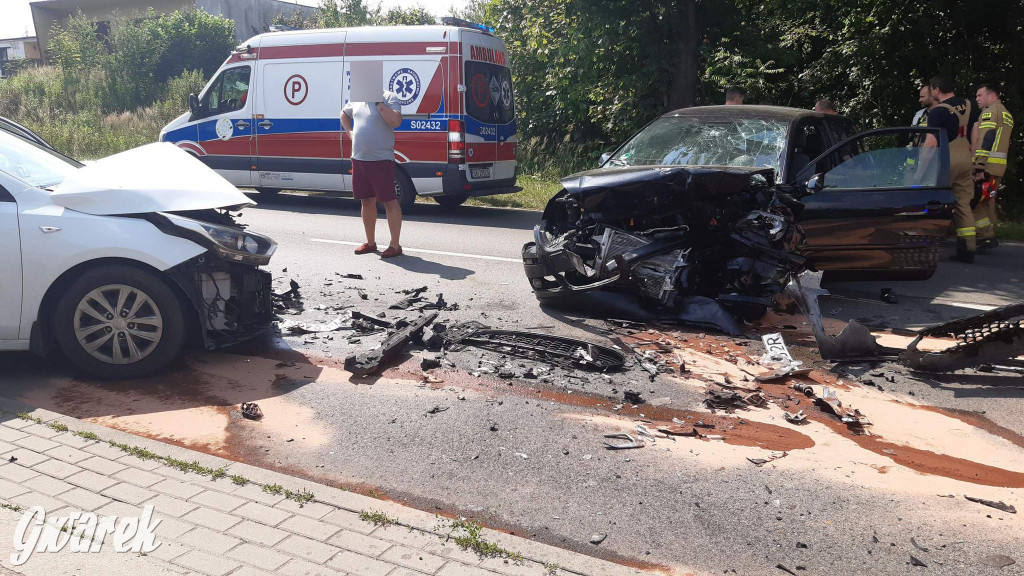 Tarnowskie Góry. Zderzenie dwóch samochodów