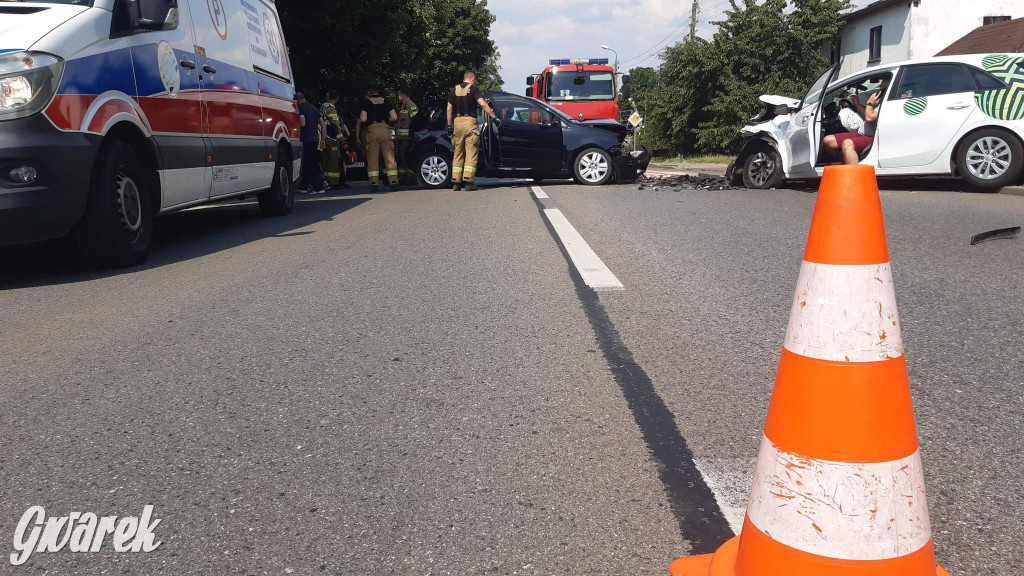 Tarnowskie Góry. Zderzenie dwóch samochodów