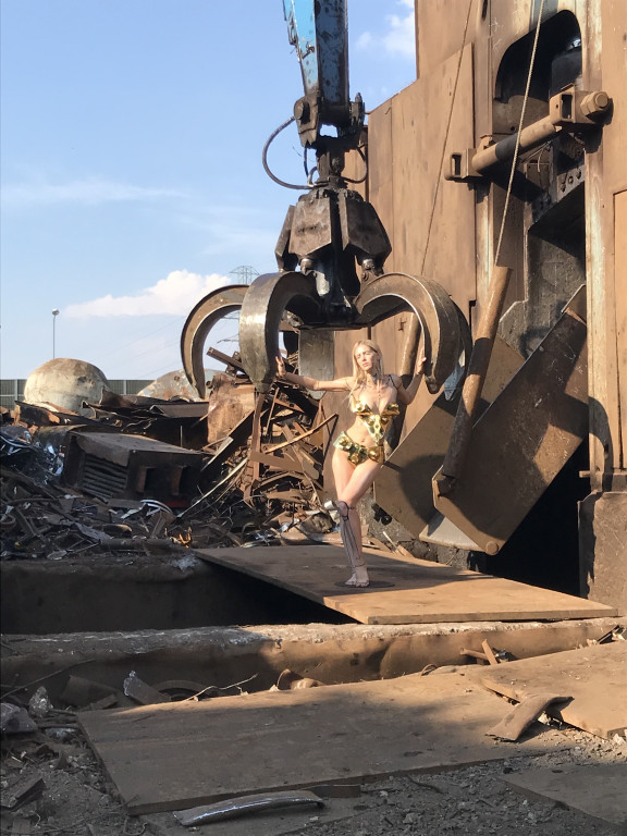 Olmet. Dochód z kalendarza na ukraiński sierociniec