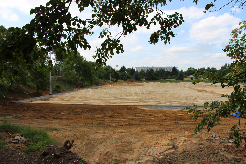 Tarnowskie Góry. Budują boiska przy Gwarku
