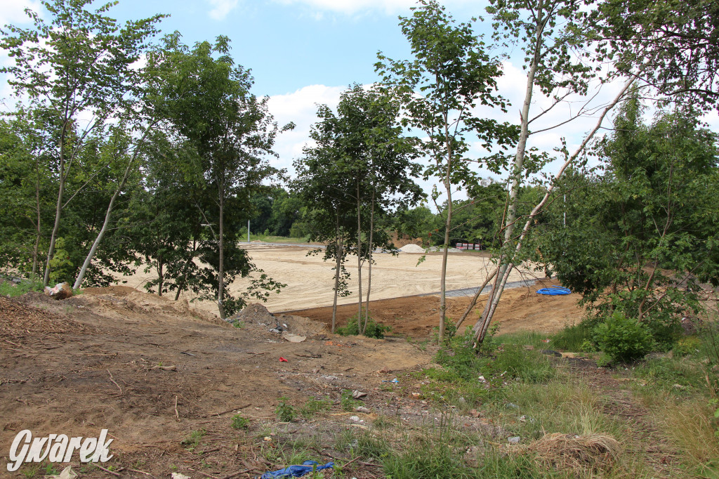 Tarnowskie Góry. Budują boiska przy Gwarku