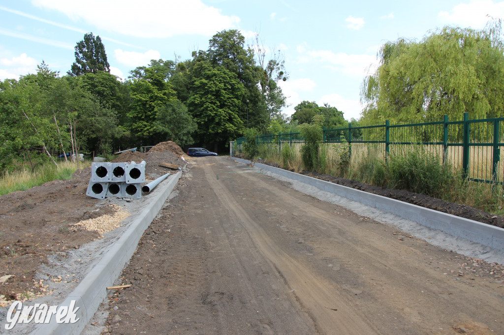 Tarnowskie Góry. Budują boiska przy Gwarku