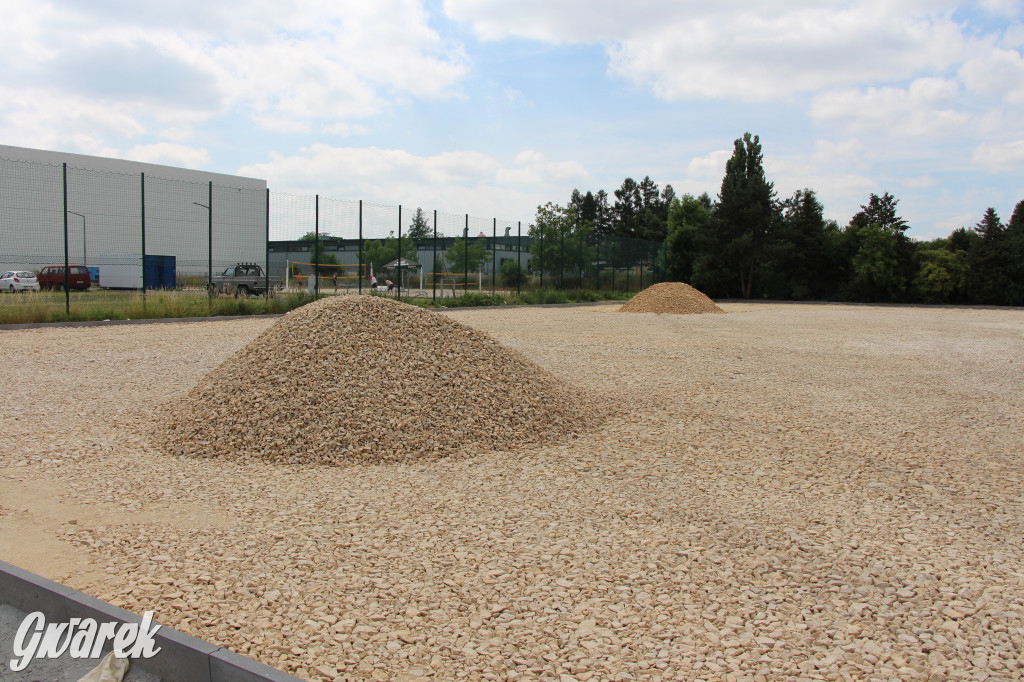 Tarnowskie Góry. Budują boiska przy Gwarku