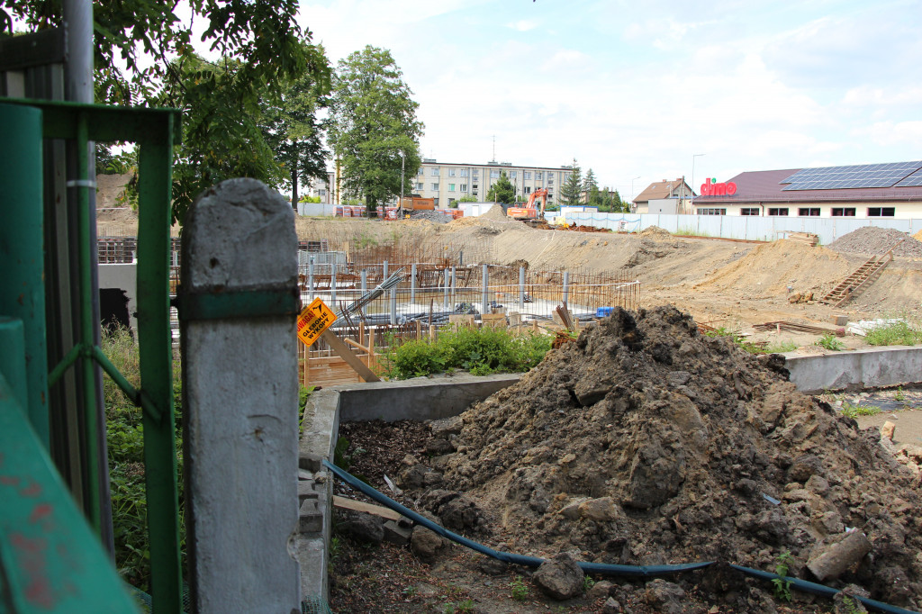 Radzionków. Trwa budowa krytego basenu