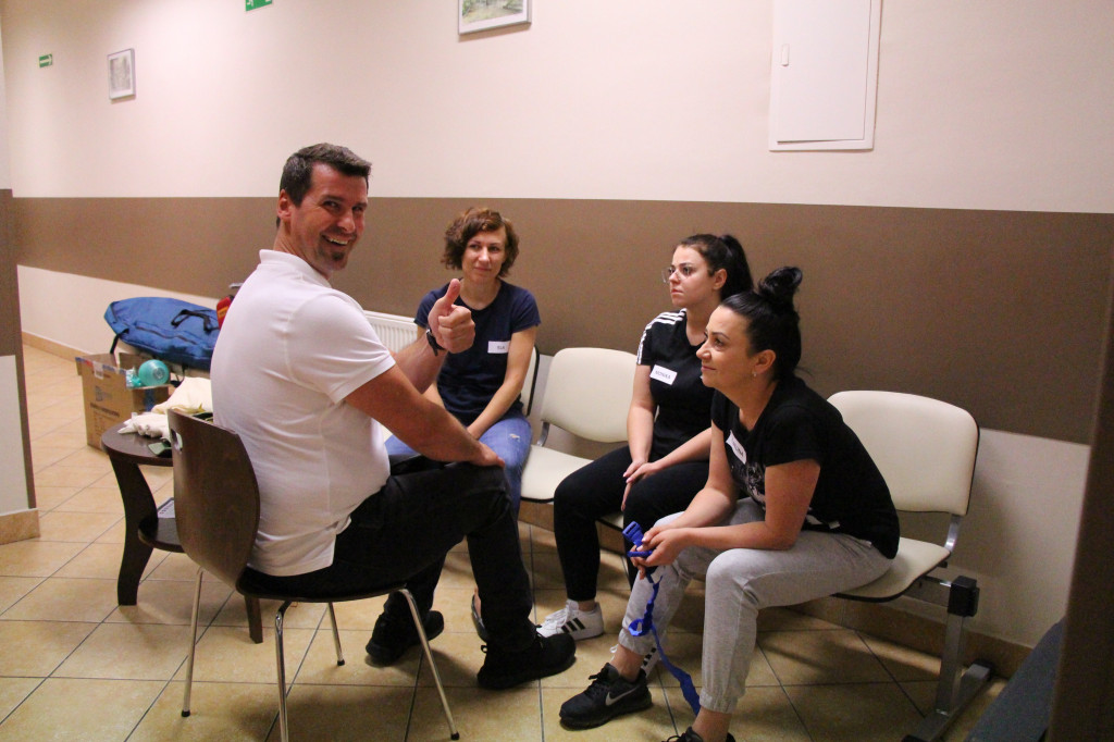 Staza taktyczna i folia stretch do apteczki