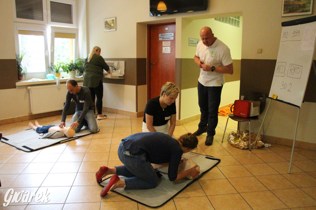 Staza taktyczna i folia stretch do apteczki